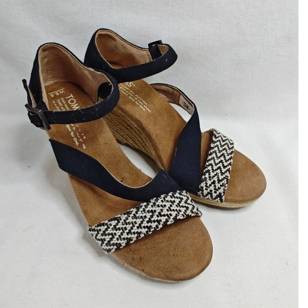 TOMS Womens Rope Clarissa Wedge Shoe  Black White Natural Sandal Espadrilles 5.5